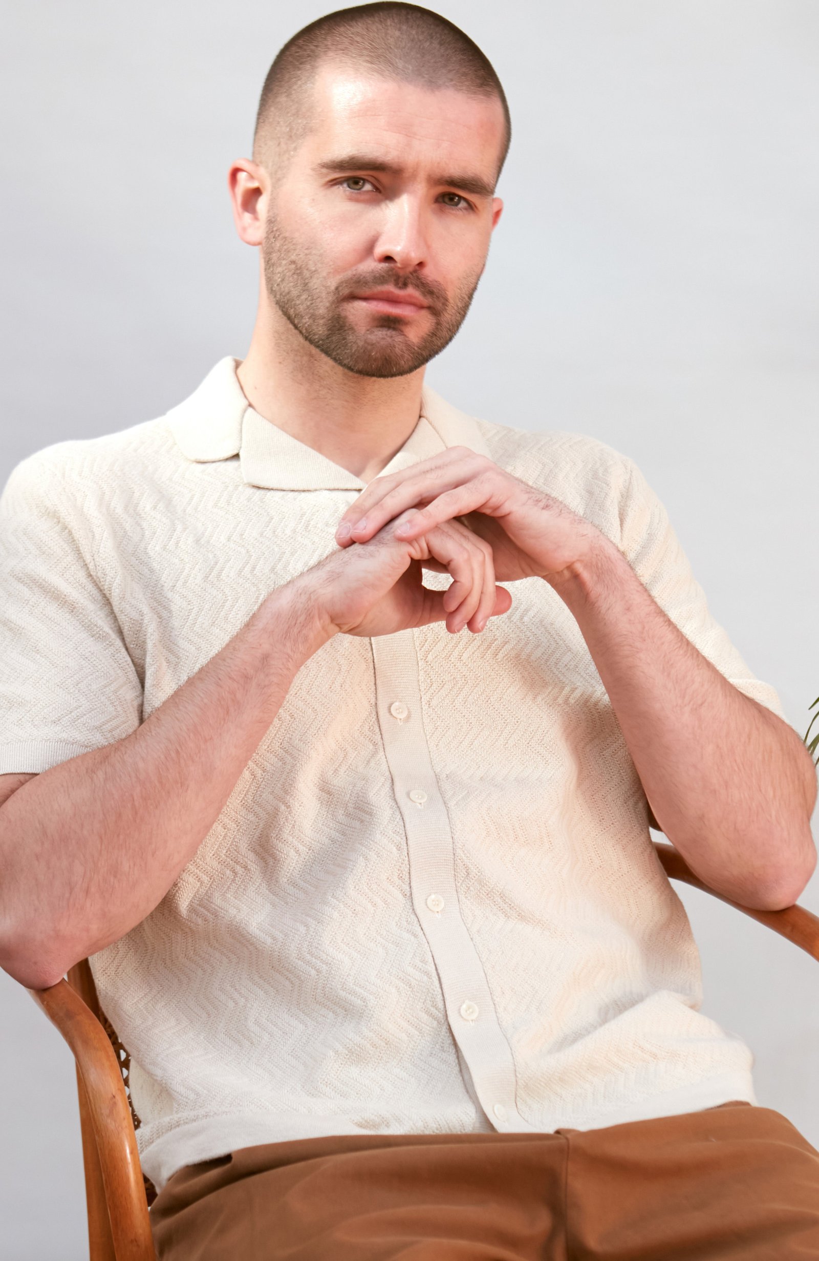 10038 oat el model mens cotton linen textured camp shirt 4b ec 10038 oat el model mens cotton linen textured camp shirt 4b ec