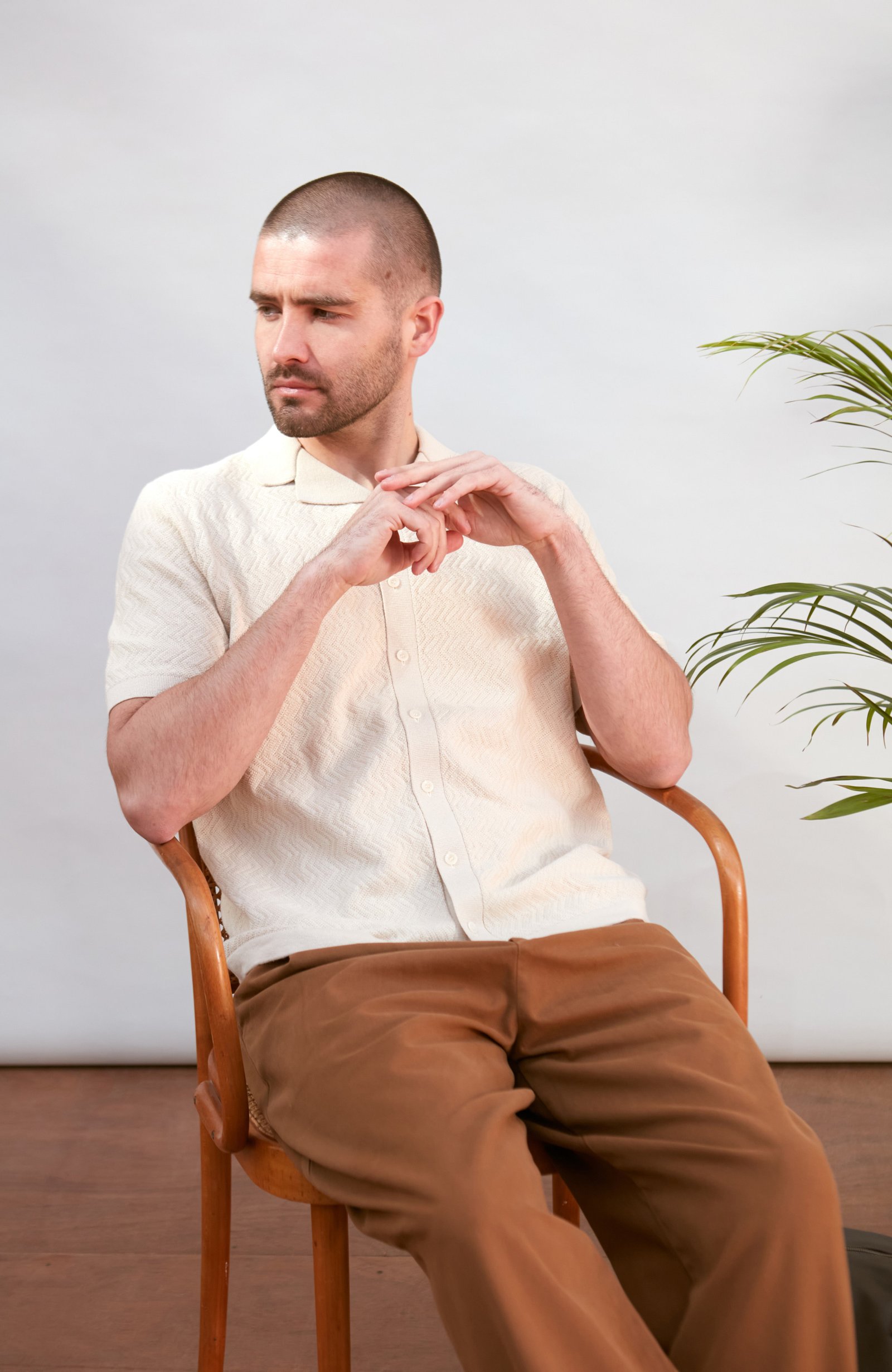 10038 oat el model mens cotton linen textured camp shirt 5 ec 10038 oat el model mens cotton linen textured camp shirt 5 ec