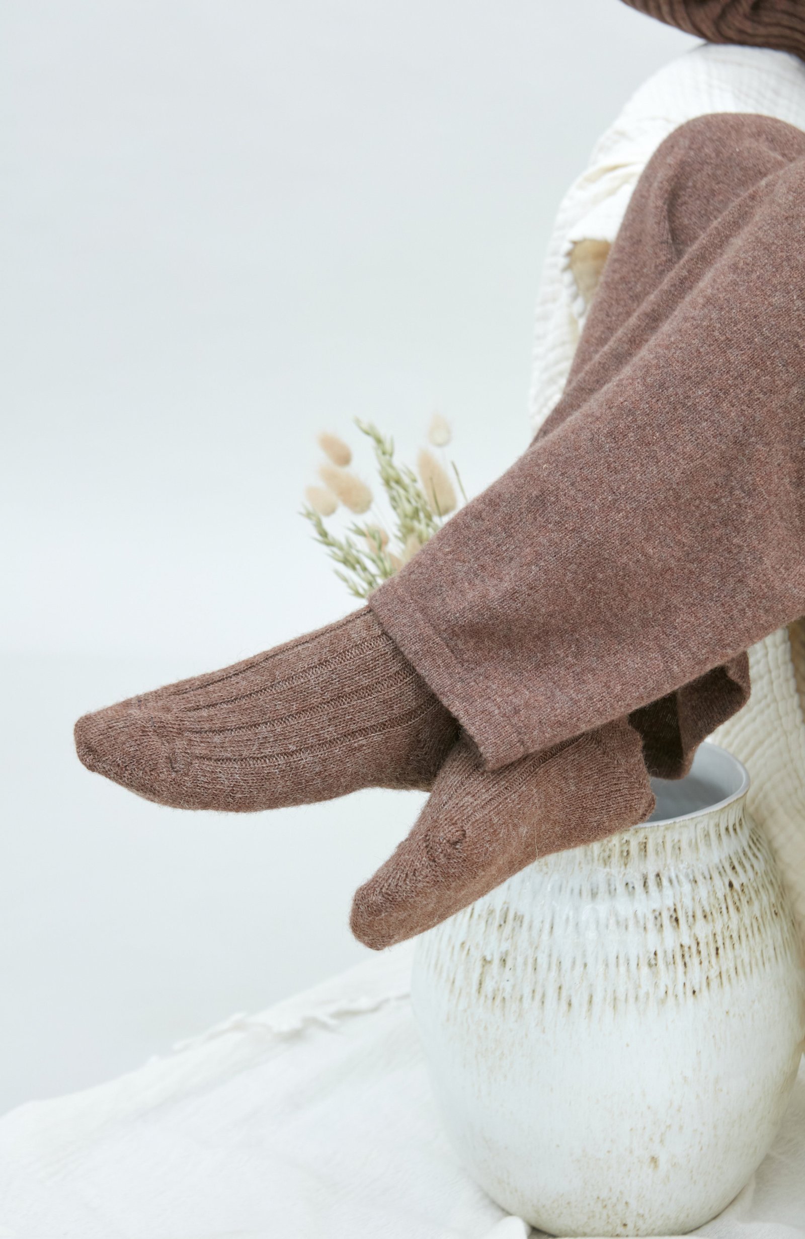 1011 brown el model alpaca lounge socks 4 1011 brown el model alpaca lounge socks 4