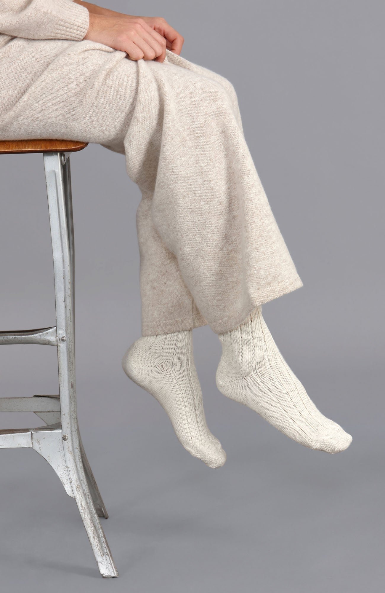 1011 cream 3741 linen sl alpaca lounge socks 2 1011 cream 3741 linen sl alpaca lounge socks 2