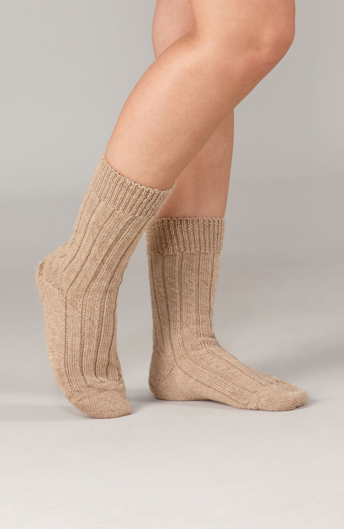 1011 fawn model alpaca lounge socks 2 1011 fawn model alpaca lounge socks 2