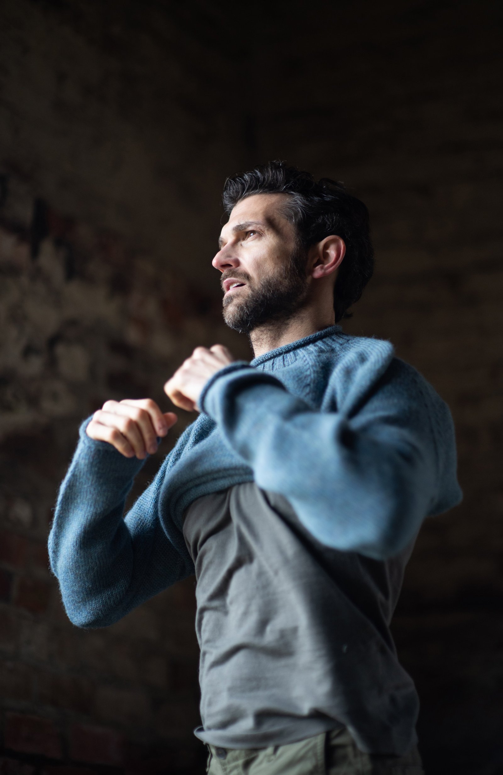 10139 langdale 16276 charcoal lo model mens british wool fishermans crew neck jumper 23 10139 langdale 16276 charcoal lo model mens british wool fishermans crew neck jumper 23