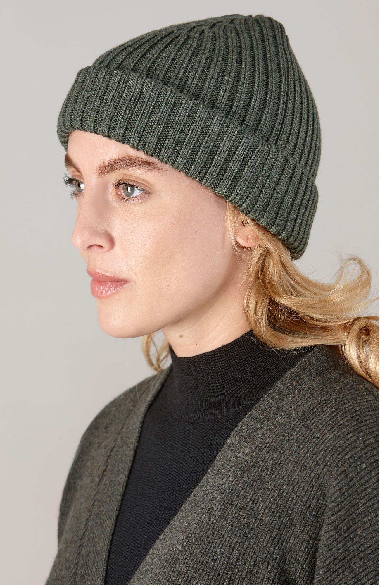 5097 hunter green model heavyweight ribbed extra fine merino beanie 4 5097 hunter green model heavyweight ribbed extra fine merino beanie 4