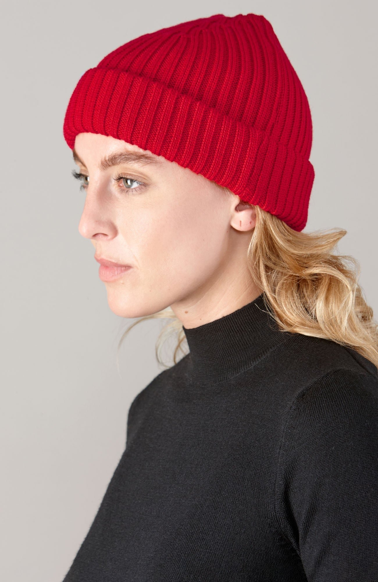 5097 red model heavyweight ribbed extra fine merino beanie2 2 5097 red model heavyweight ribbed extra fine merino beanie2 2