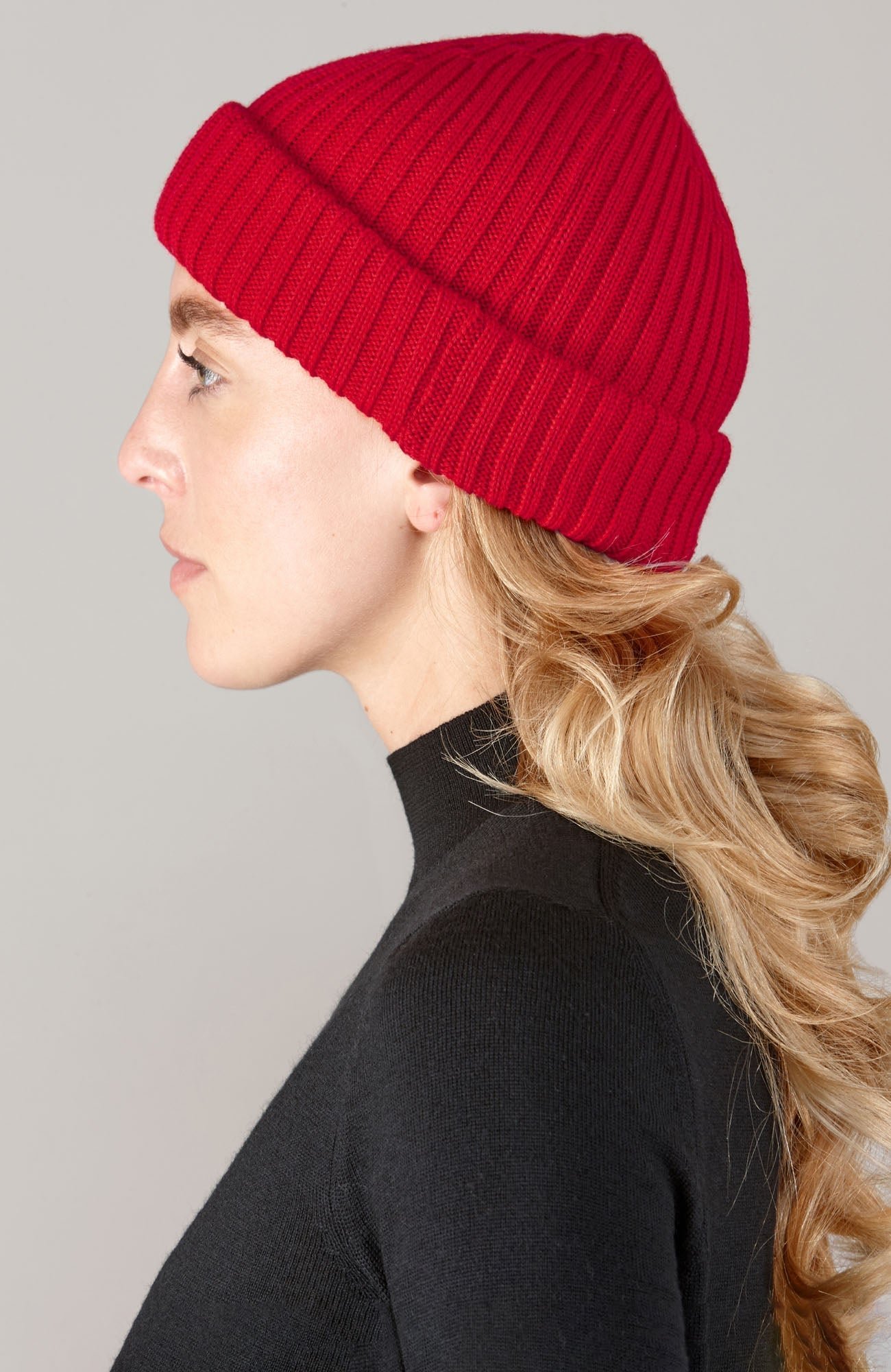 5097 red model heavyweight ribbed extra fine merino beanie2 3 5097 red model heavyweight ribbed extra fine merino beanie2 3