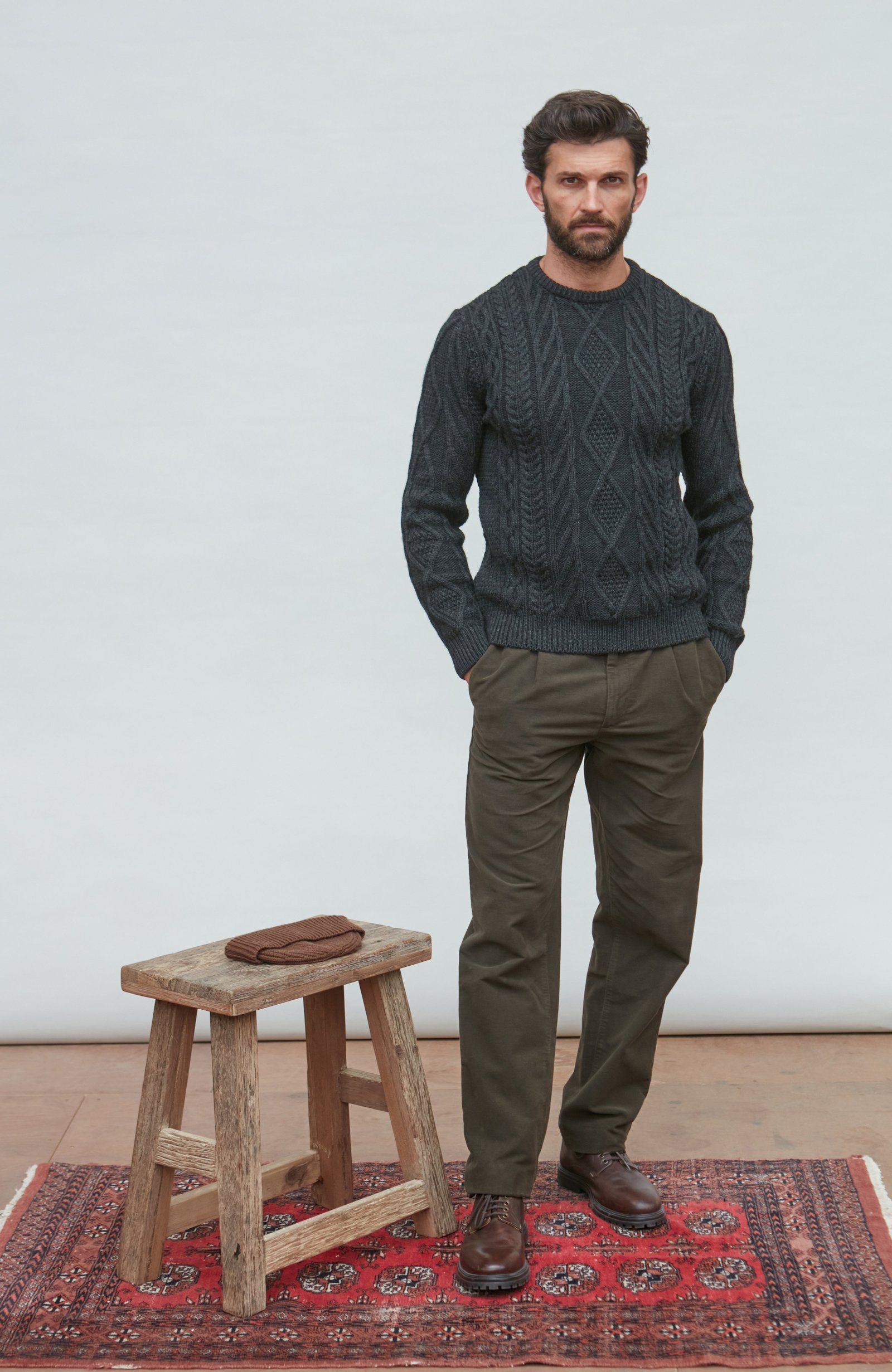 6852 black melange m el model mens chunky merino diamond cable jumper 1 6852 black melange m el model mens chunky merino diamond cable jumper 1