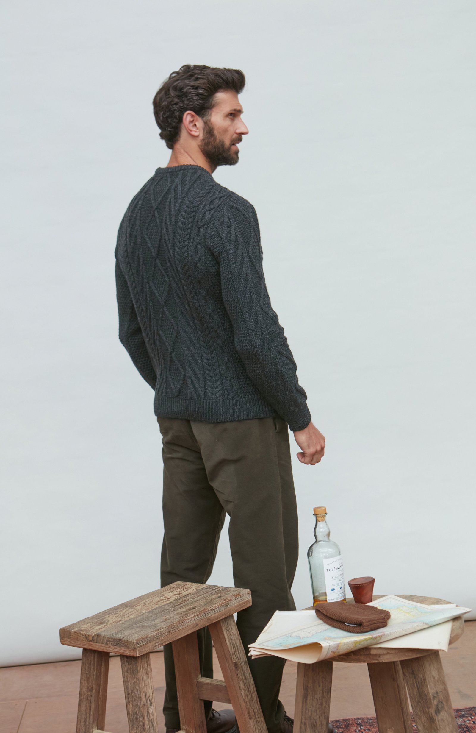 6852 black melange m el model mens chunky merino diamond cable jumper 2 1 6852 black melange m el model mens chunky merino diamond cable jumper 2 1