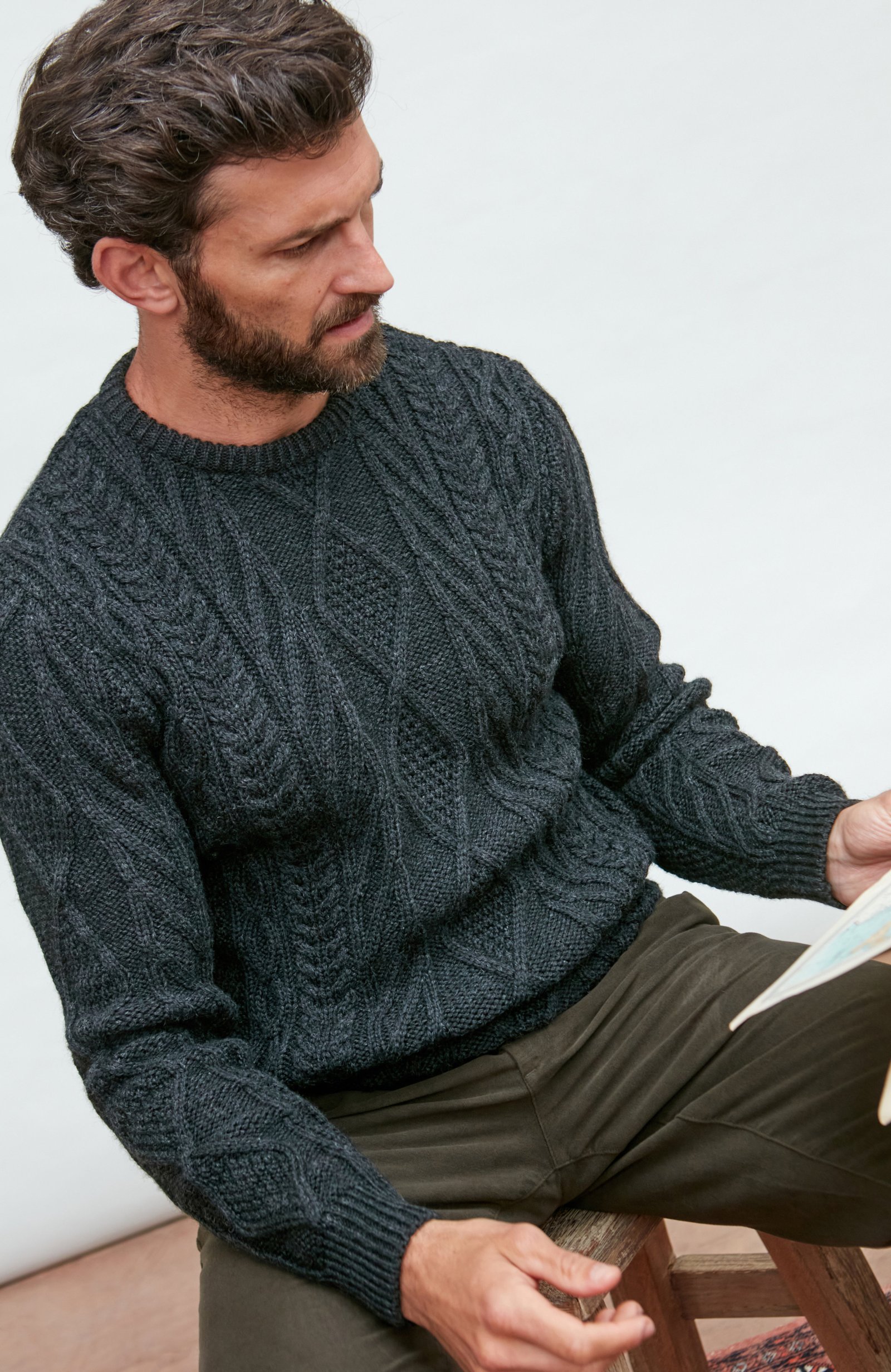 6852 black melange m el model mens chunky merino diamond cable jumper 4 6852 black melange m el model mens chunky merino diamond cable jumper 4
