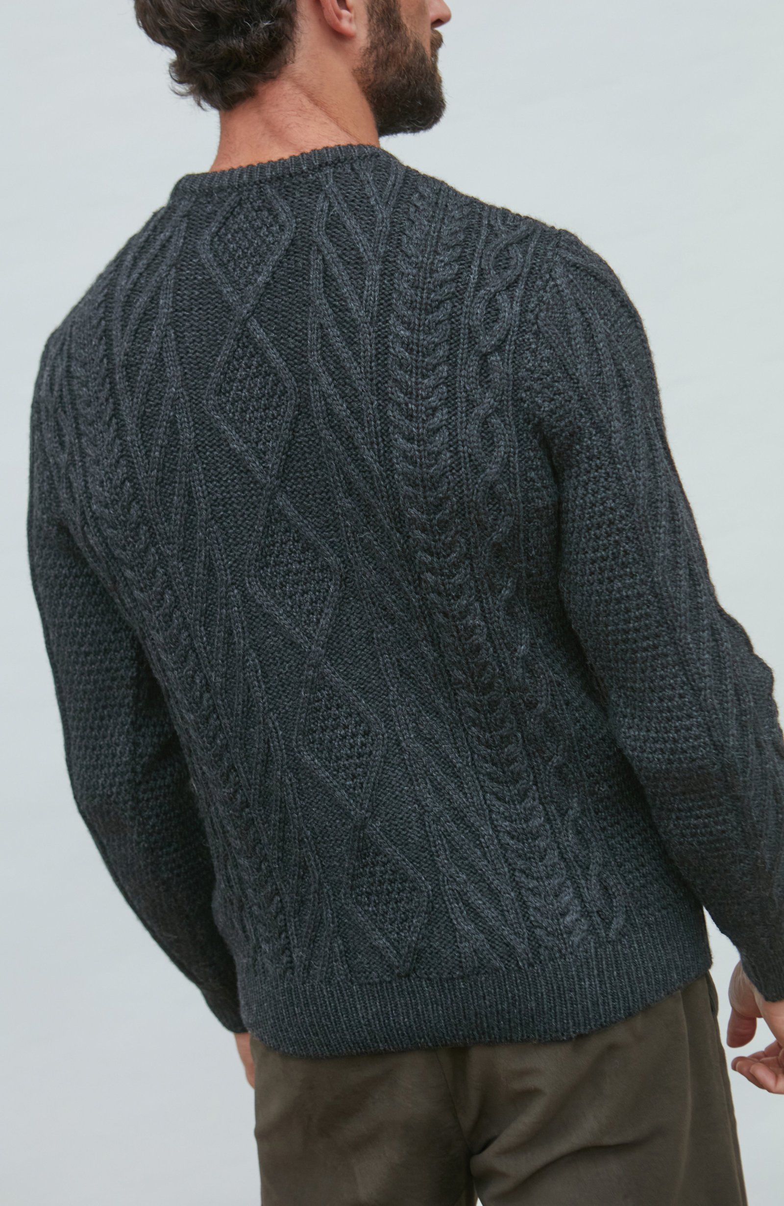 6852 black melange m el model mens chunky merino diamond cable jumper 6 6852 black melange m el model mens chunky merino diamond cable jumper 6
