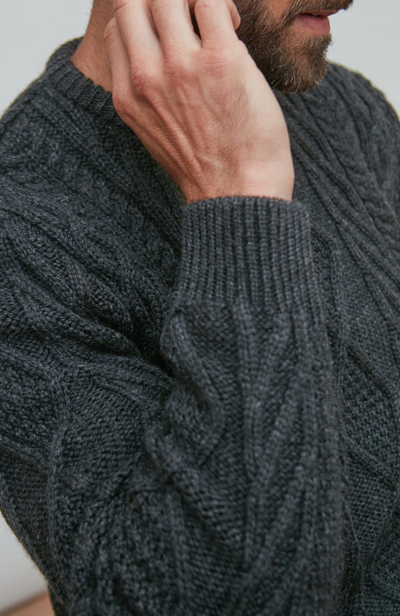 6852 black melange m el model mens chunky merino diamond cable jumper 8 6852 black melange m el model mens chunky merino diamond cable jumper 8