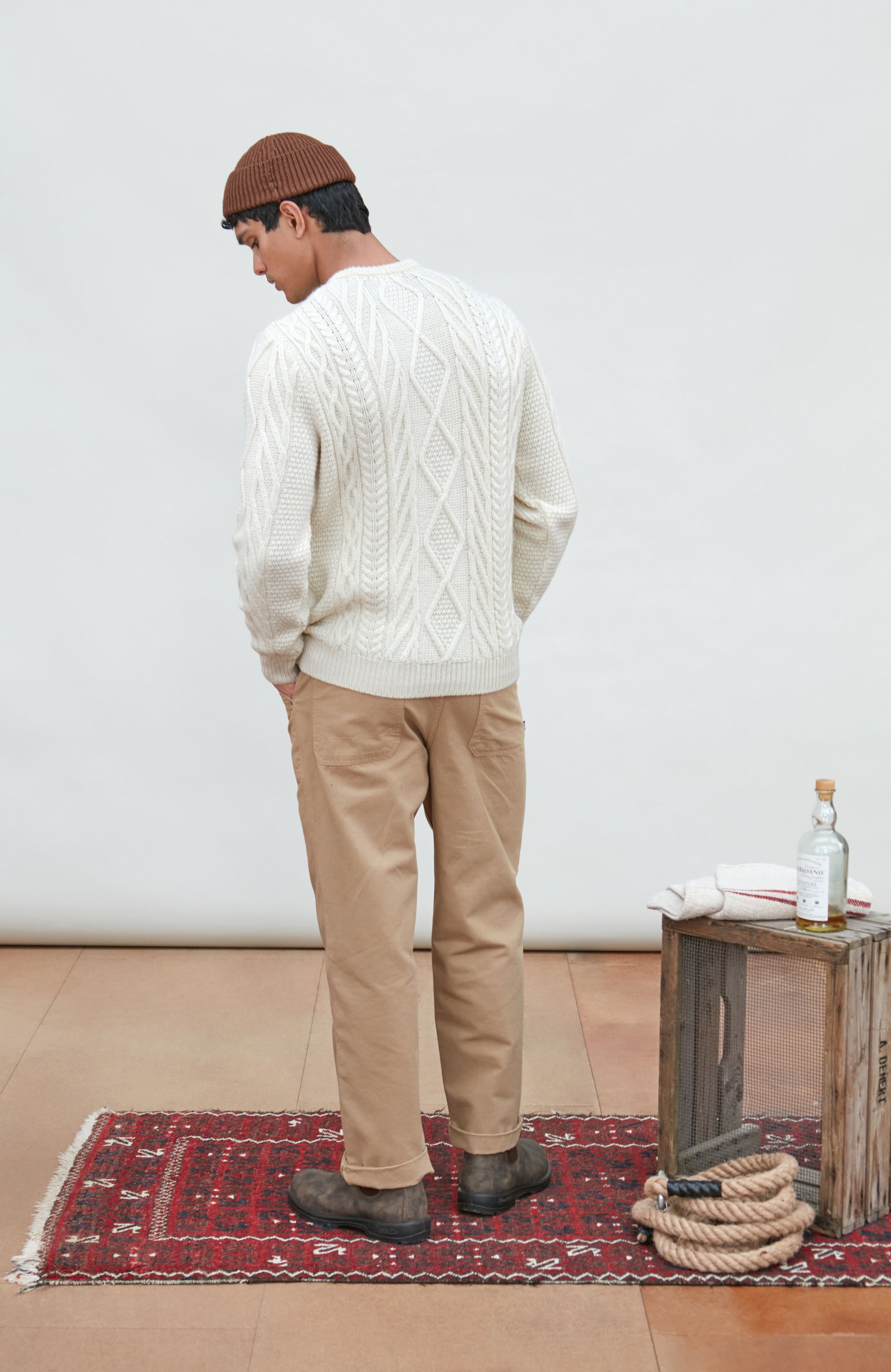 6852 ecru m el model mens chunky merino wool cable jumper 2 6852 ecru m el model mens chunky merino wool cable jumper 2
