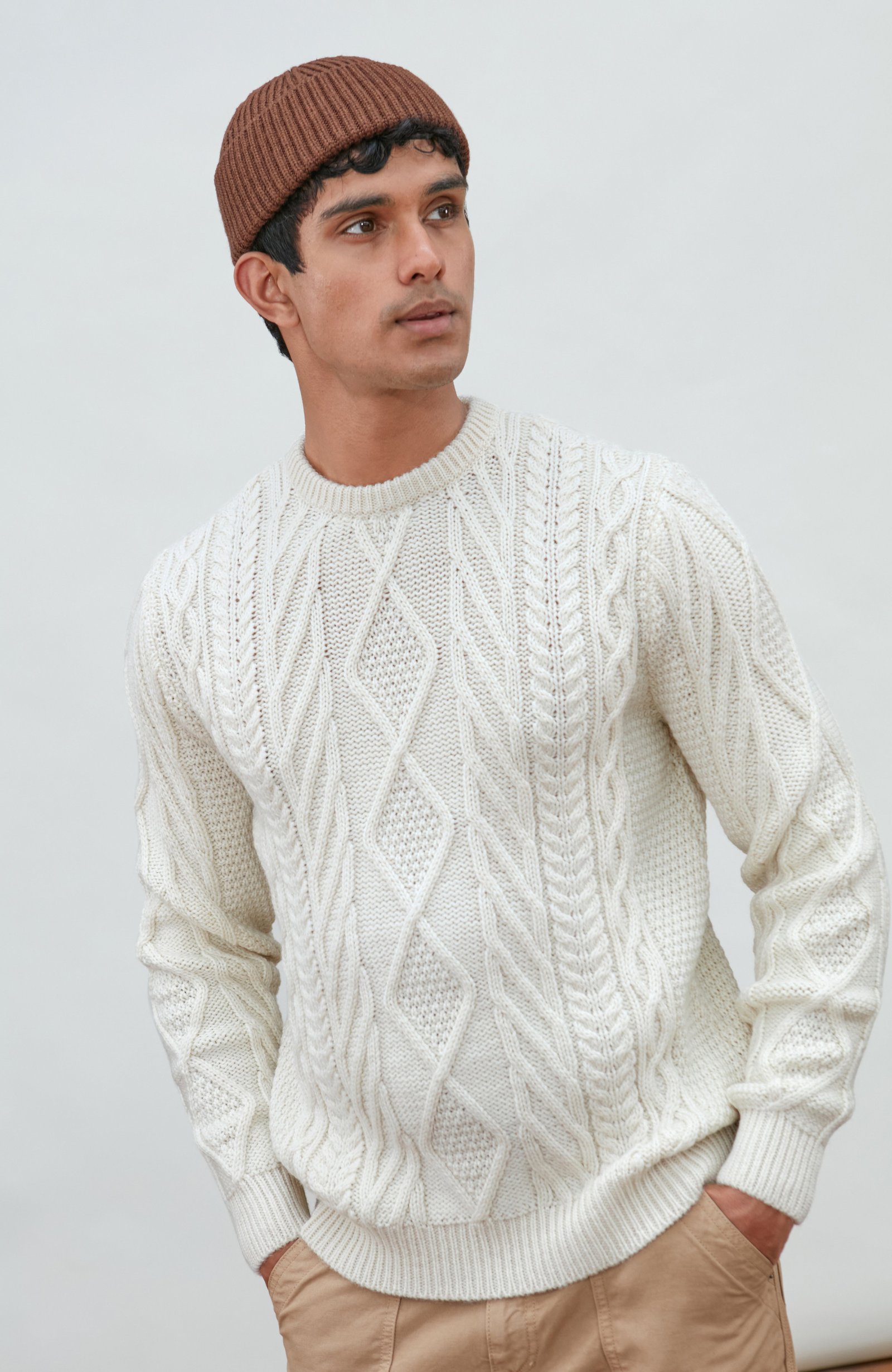 6852 ecru m el model mens chunky merino wool cable jumper 3 6852 ecru m el model mens chunky merino wool cable jumper 3