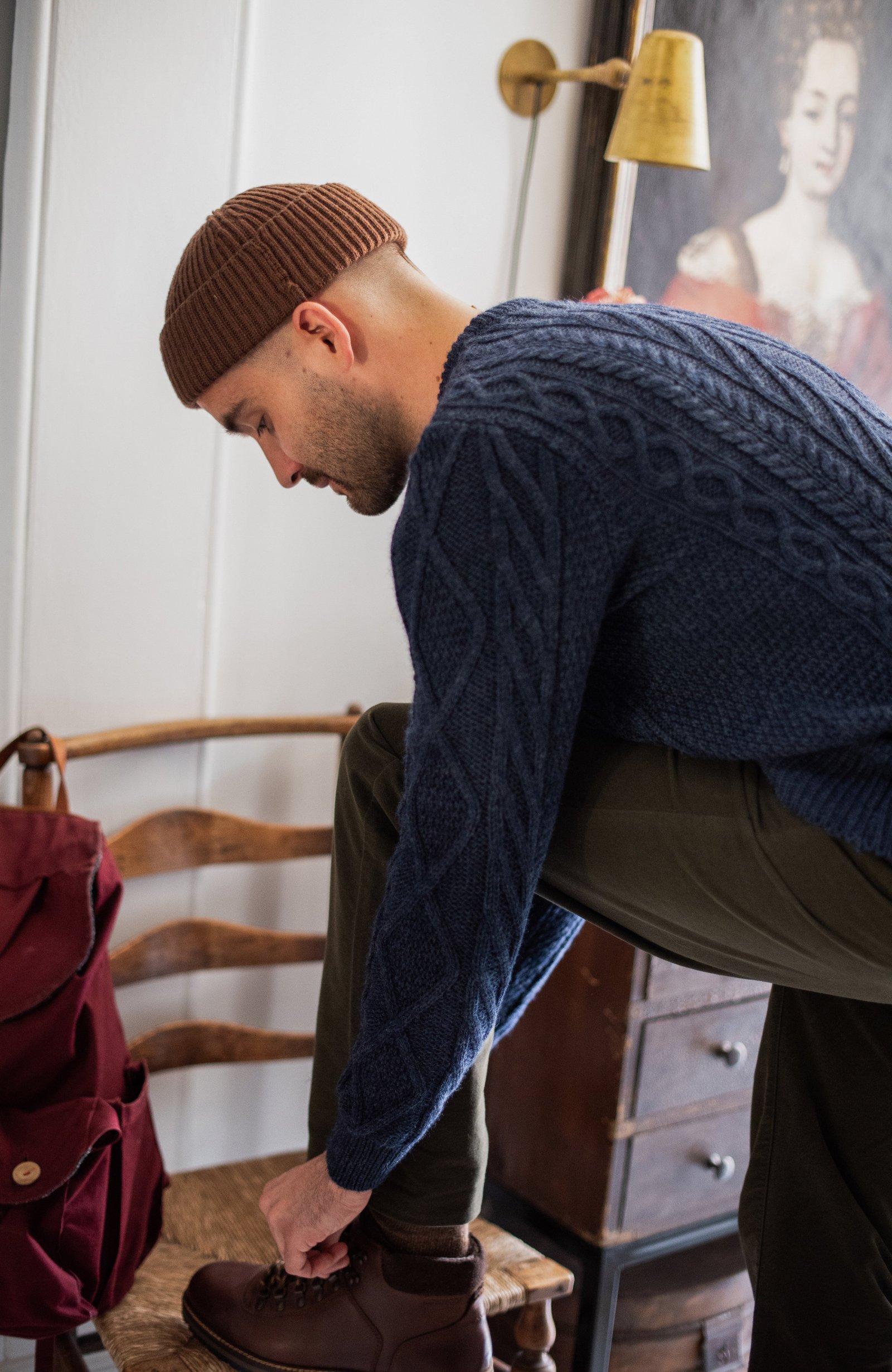 6852 navy blue melange 8198 oak brown lo model mens chunky merino diamond cable jumper 2 6852 navy blue melange 8198 oak brown lo model mens chunky merino diamond cable jumper 2