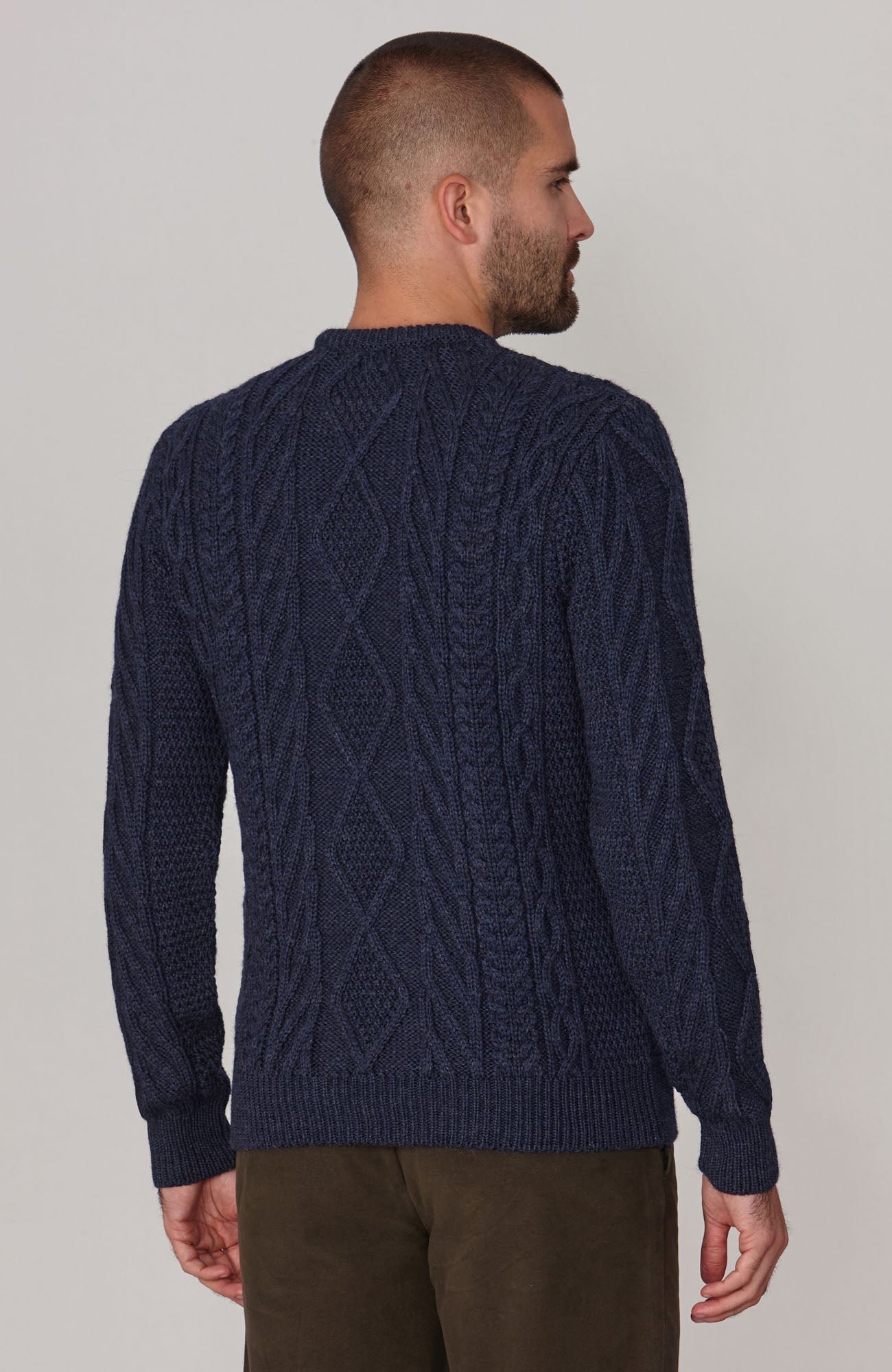 6852 navy blue melange model mens chunky merino diamond cable jumper 4 6852 navy blue melange model mens chunky merino diamond cable jumper 4