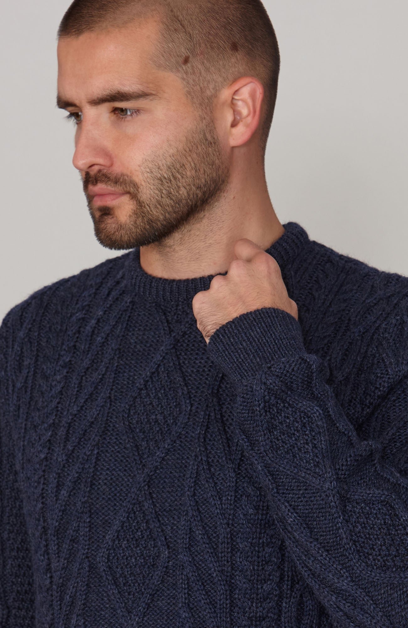 6852 navy blue melange model mens chunky merino diamond cable jumper 5 6852 navy blue melange model mens chunky merino diamond cable jumper 5