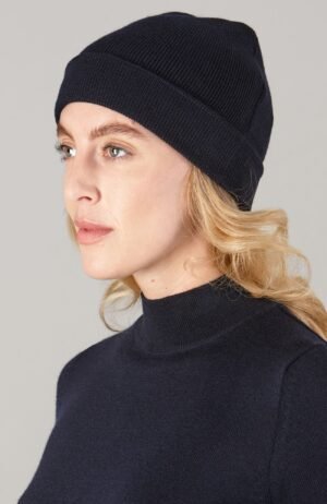 8111 navy model lightweight merino activewear beanie 3