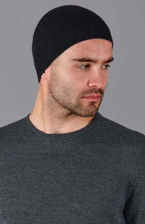 8144 black model mens merino skull cap 1