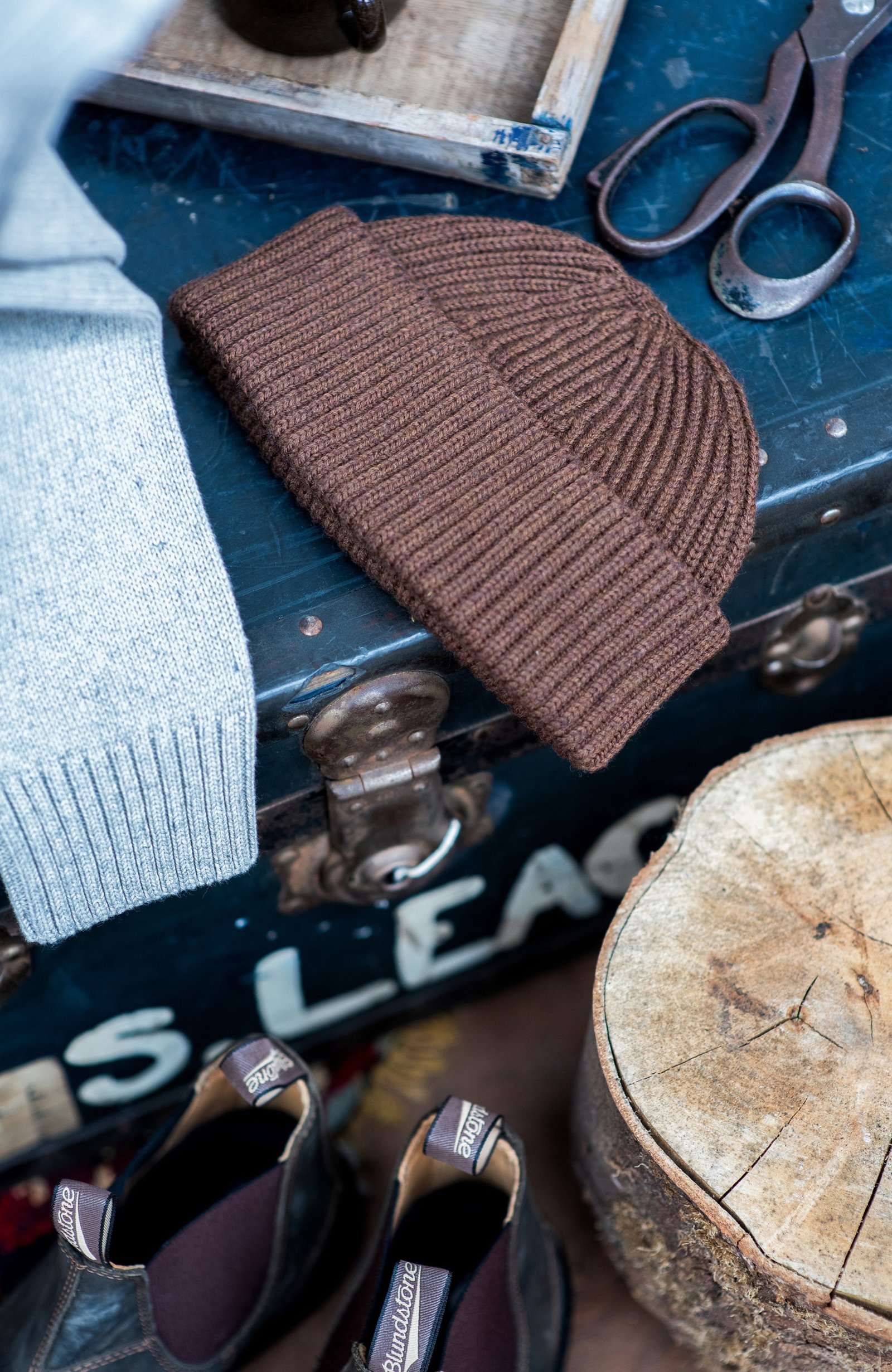 8193 oak brown sl model mens merino ribbed watch cap trunk 3f7da12f 42cb 4c07 b731 a1da390827b3 8193 oak brown sl model mens merino ribbed watch cap trunk 3f7da12f 42cb 4c07 b731 a1da390827b3