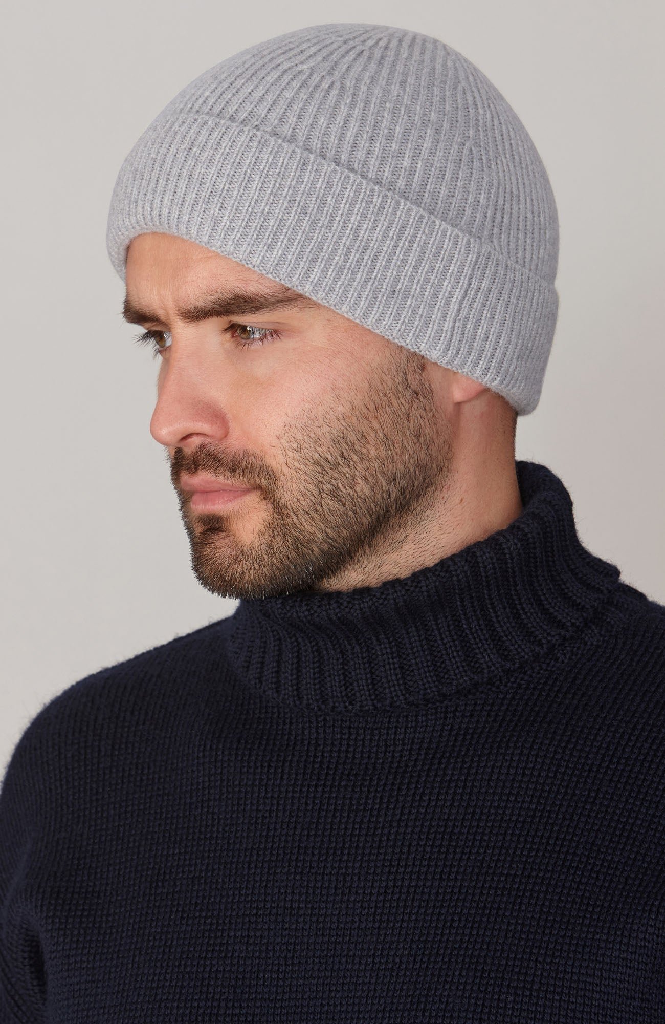 9040 lightgrey model midweight merino cashmere single fold ribbed beanie 4 9040 lightgrey model midweight merino cashmere single fold ribbed beanie 4